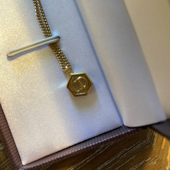 Christian Dior Logo Necklace in Gold. No flaws noted. - Picture 4 of 4